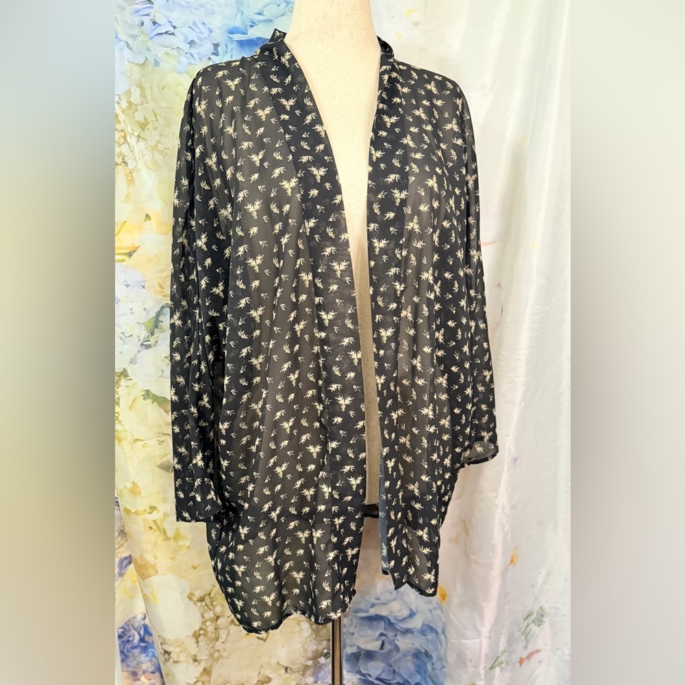 Wonderly Black and Cream Floral Kimono cover up sheer long sleeve